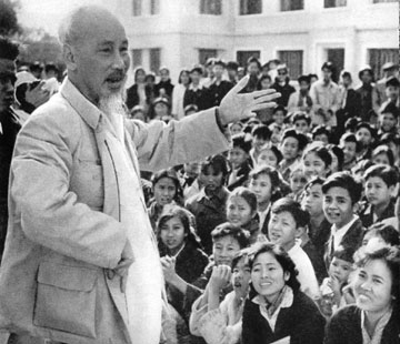 Bác Hồ một tình yêu bao la  - “ลุงโฮ - ความรักอันไพศาล”